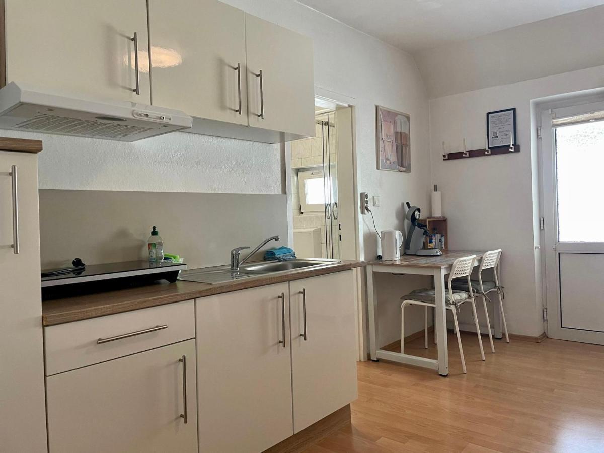 Easystay#2 Cozy Studio In Kliniknaehe, Mit Netflix,Kueche & Bad Бад Ойнхаузен Екстериор снимка