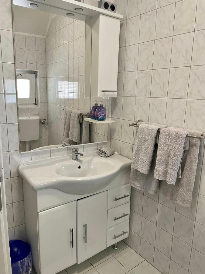 Easystay#2 Cozy Studio In Kliniknaehe, Mit Netflix,Kueche & Bad Бад Ойнхаузен Екстериор снимка