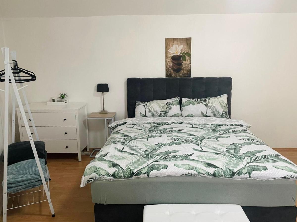 Easystay#2 Cozy Studio In Kliniknaehe, Mit Netflix,Kueche & Bad Бад Ойнхаузен Екстериор снимка