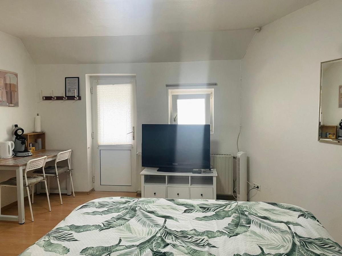 Easystay#2 Cozy Studio In Kliniknaehe, Mit Netflix,Kueche & Bad Бад Ойнхаузен Екстериор снимка